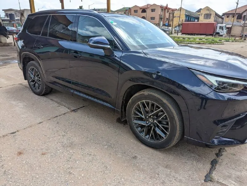 Lexus TX 350